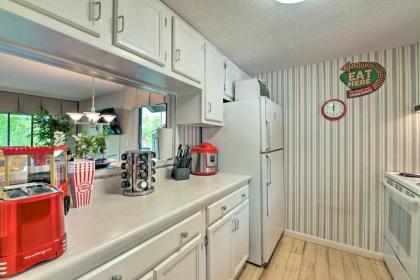 Lakeview Condo with Resort Pool 2 Mi to Golf! - image 9