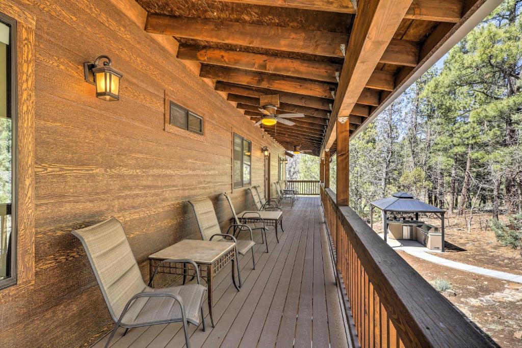 Spacious Pinetop-Lakeside Home with Hot Tub on 1 Acre - main image