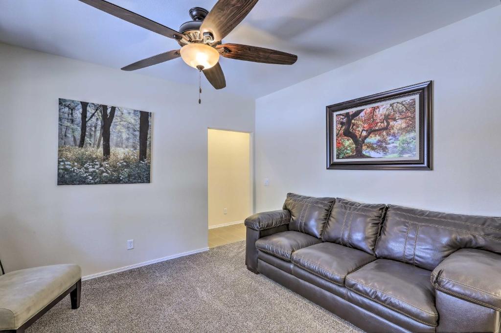 Spacious Pinetop-Lakeside Home with Hot Tub on 1 Acre - image 4