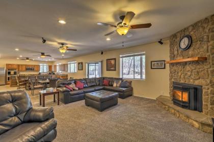 Spacious Pinetop-Lakeside Home with Hot Tub on 1 Acre - image 5