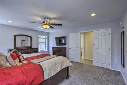 Spacious Pinetop-Lakeside Home with Hot Tub on 1 Acre - image 8
