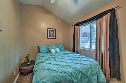 Cozy Lakeside Escape with Deck 4 Mi to Rainbow Lake - image 2