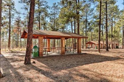 Family Friendly Pinetop Lakes Country Club Cabin! - image 2