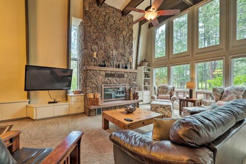 Pinetop Country Club Cabin Near Ntl Forest! - main image