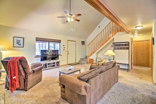 Pinetop Country Club Home with 2 Decks and Private Yard - main image