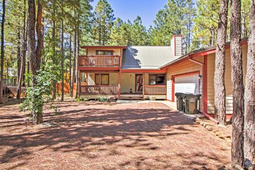 Pinetop Country Club Home with 2 Decks and Private Yard - image 4