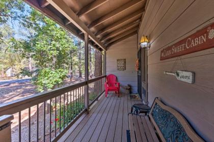 Spacious Pinetop Cabin - 7 Miles to Show Low! - image 15