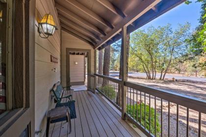 Spacious Pinetop Cabin - 7 Miles to Show Low! - image 9