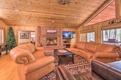 Expansive Pinetop Cabin with Fireplace and Grill! - image 15