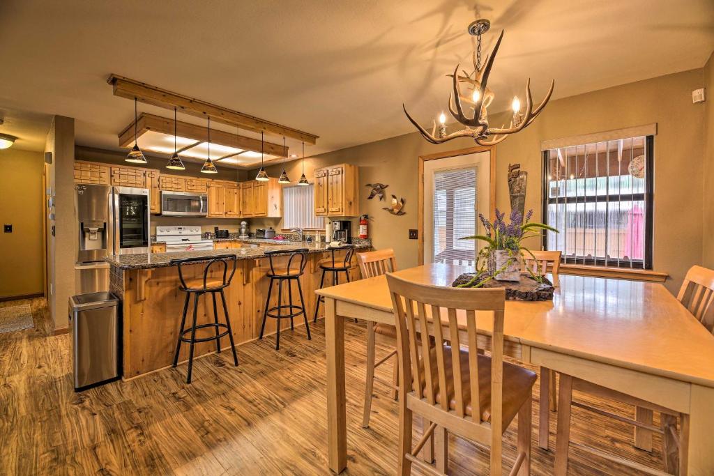 Pet-Friendly Getaway with Fire Pit and Dog Run! - image 6