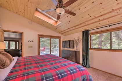 Family-Friendly Pinetop Retreat Deck and Yard! - image 18