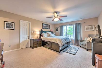 Charlotte Area Retreat Near Shopping and Dining - image 11