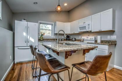 Pisgah Hillside Haven - image 13