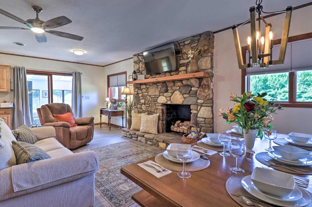 Bright Bungalow Near Mtn Biking and Fly Fishing - main image