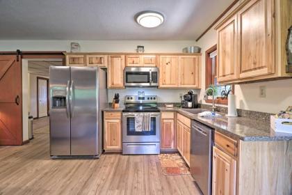 Bright Bungalow Near Mtn Biking and Fly Fishing - image 10