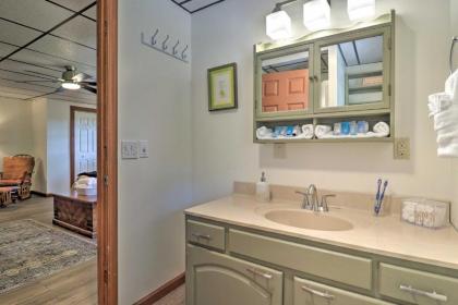 Bright Bungalow Near Mtn Biking and Fly Fishing - image 15