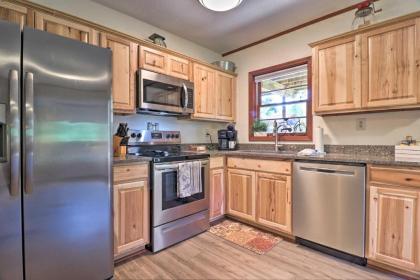 Bright Bungalow Near Mtn Biking and Fly Fishing - image 9