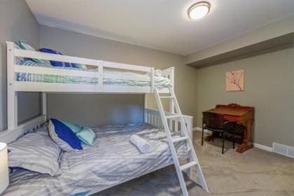 Hillside Hideaway at Glen Cannon - image 10