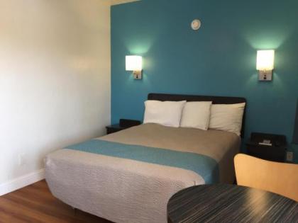 Motel 6 Pismo Beach - Pacific Ocean - image 2