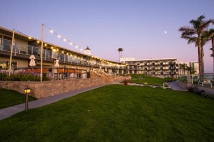 SeaCrest Oceanfront Hotel - image 24