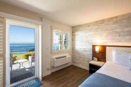 SeaCrest Oceanfront Hotel - image 29