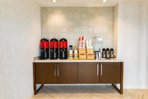 SeaCrest Oceanfront Hotel - image 4