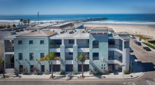 Beach House Inn & Suites - main image