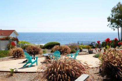 Tides Oceanview Inn and Cottages - image 2