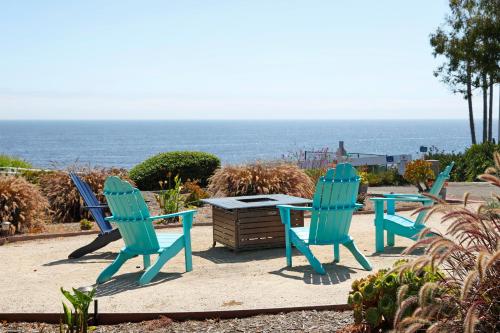 Tides Oceanview Inn and Cottages - image 3