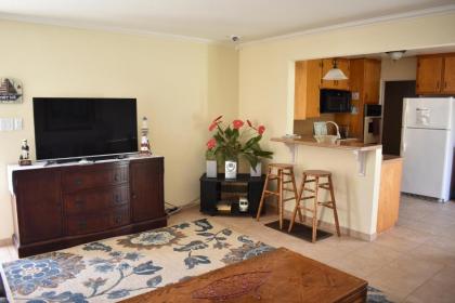 331 San Luis - image 17