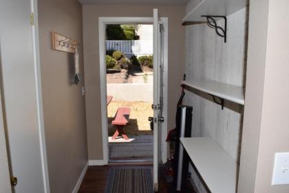 343 Hinds - image 16