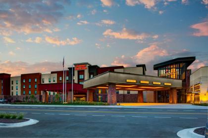 Hampton Inn & Suites Pittsburg Kansas Crossing - image 2