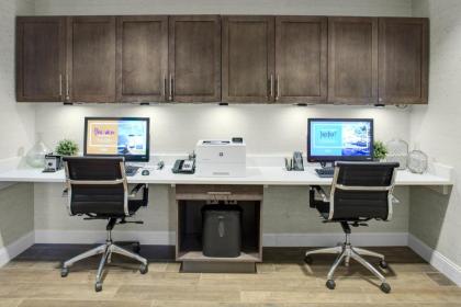Hampton Inn & Suites Pittsburg Kansas Crossing - image 5