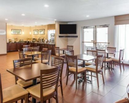 MainStay Suites Pittsburgh Airport - image 5