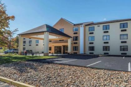 Quality Inn  Suites Harmarville