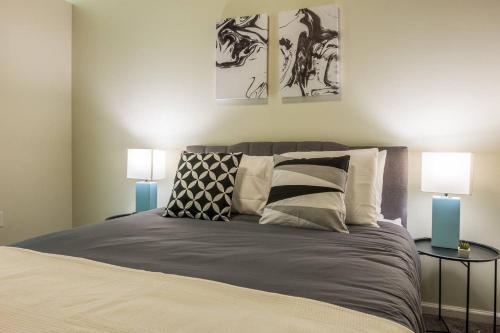 Frontdesk Aria Cultural District Lofts Downtown Pittsburgh - image 3