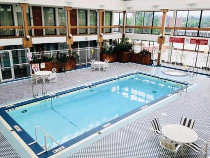 Holiday Inn & Suites Pittsfield-Berkshires an IHG Hotel - image 11