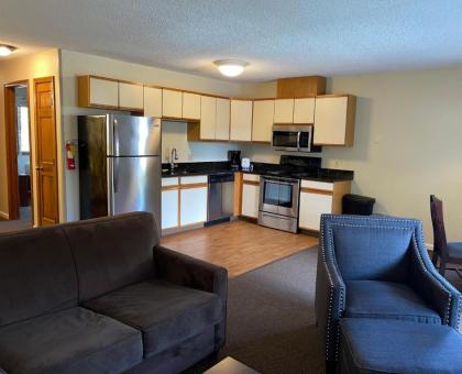 Berkshire Yankee Suites - An Extended Stay Hotel - image 10