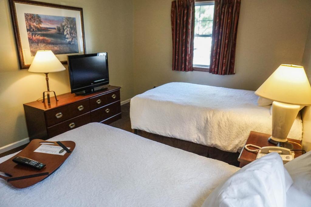 Berkshire Yankee Suites - An Extended Stay Hotel - image 2