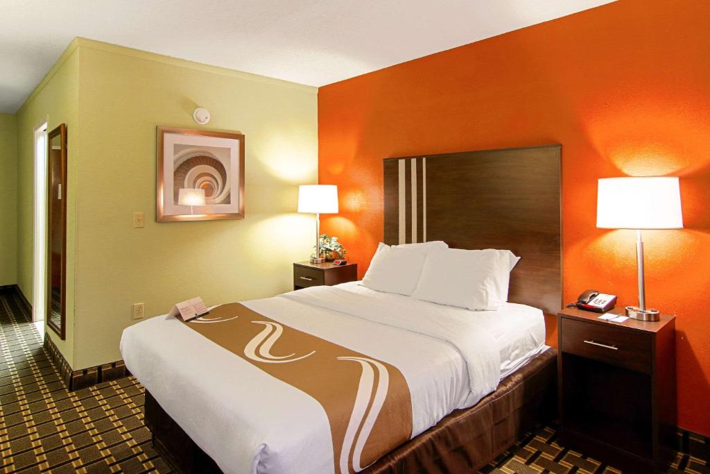 Quality Inn Plainfield I-395 - image 3