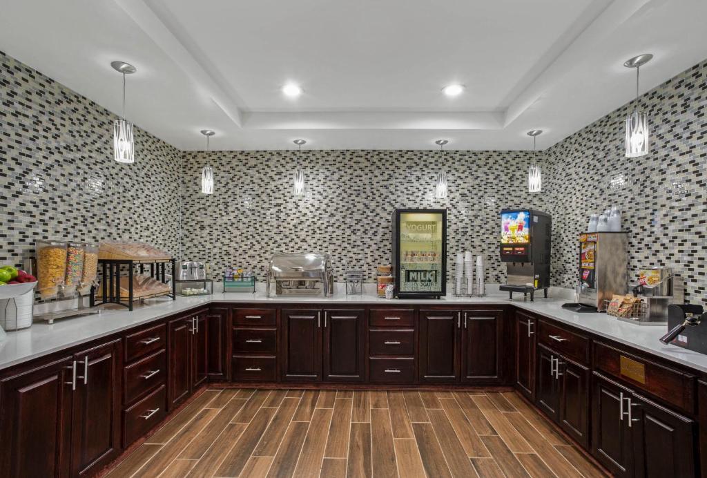 La Quinta by Wyndham Norwich-Plainfield-Casino - image 6