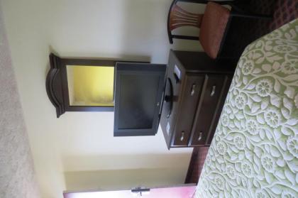Days Inn by Wyndham Plainfield - image 8