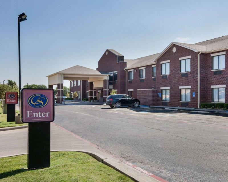 Comfort Suites Plainview - main image