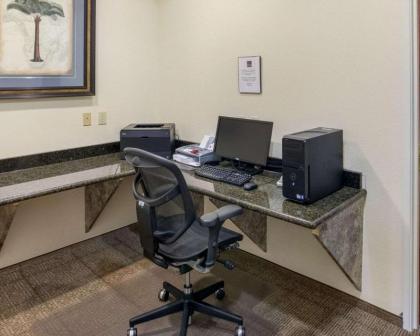 Comfort Suites Plainview - image 14
