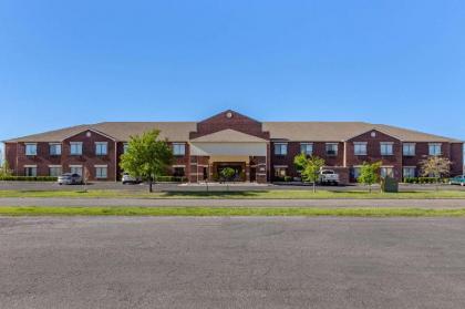 Comfort Suites Plainview - image 17