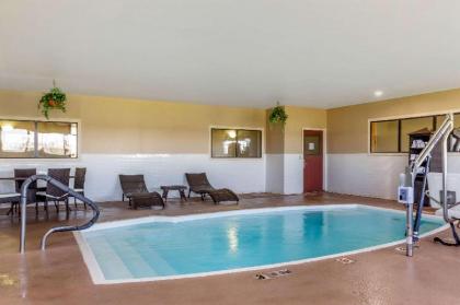 Comfort Suites Plainview - image 4