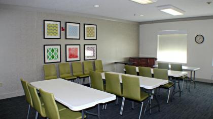 Holiday Inn Express Hotel & Suites Plainview an IHG Hotel - image 5