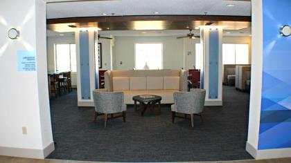 Holiday Inn Express Hotel & Suites Plainview an IHG Hotel - image 9