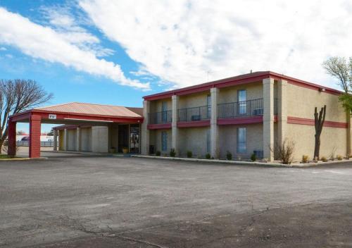 Quality Inn & Suites - image 4