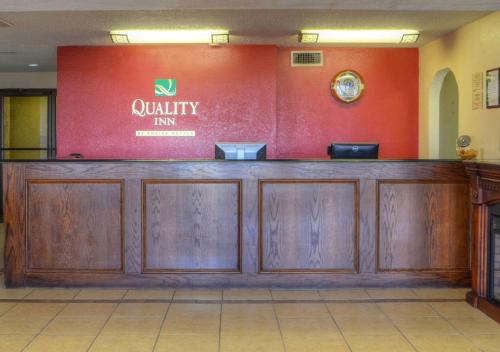 Quality Inn & Suites - image 5